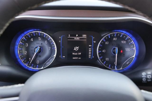 Used 2023 Chrysler Voyager LX image 15