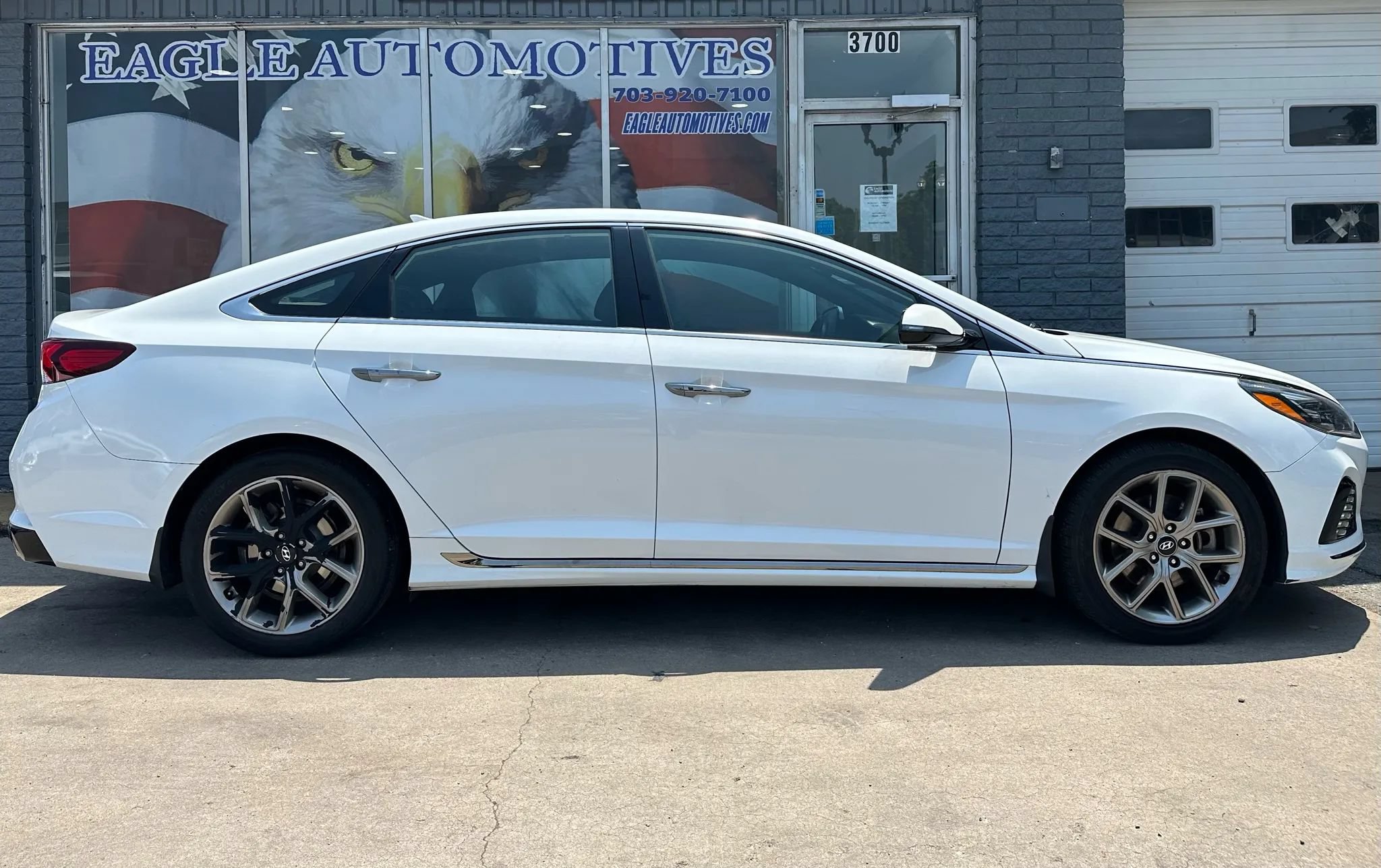 Used 2018 Hyundai Sonata Limited FWD image 2