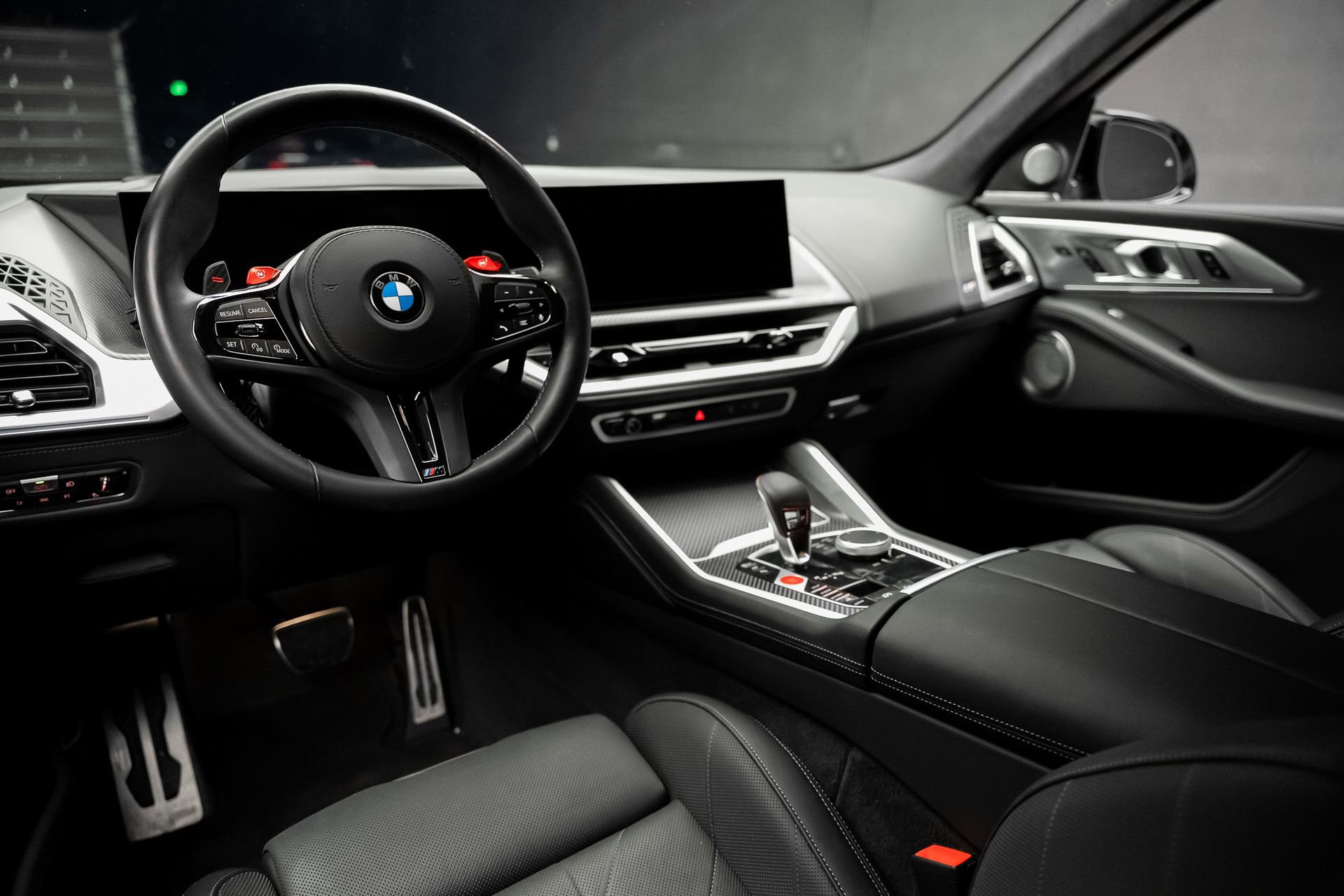 Used 2023 BMW XM AWD/4WD image 2