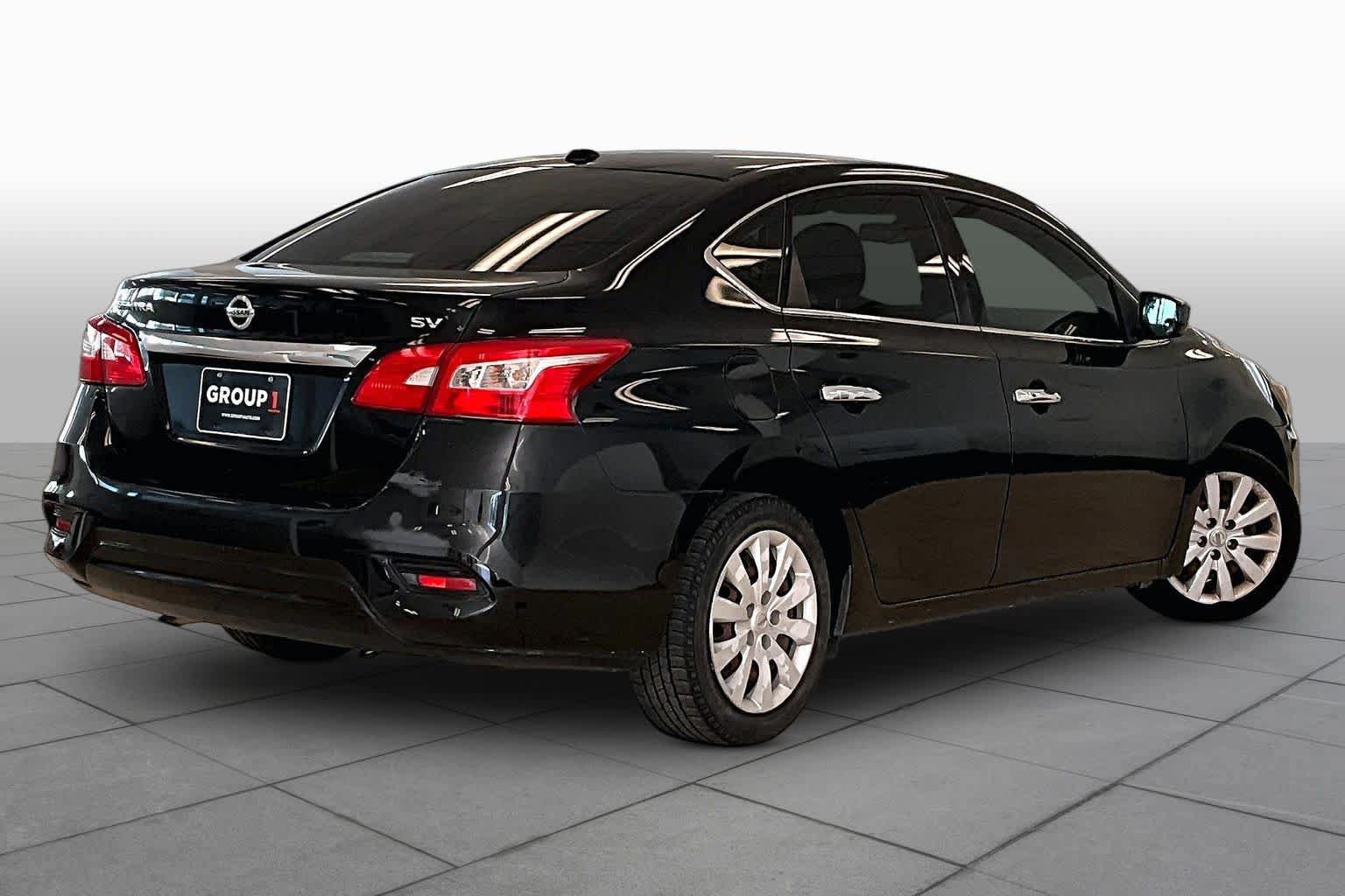 Used 2017 Nissan Sentra SV FWD image 12