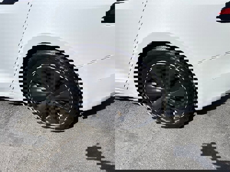 Used 2022 Tesla Model S Plaid image 13