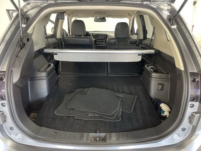 Used 2018 Mitsubishi Outlander SEL image 25