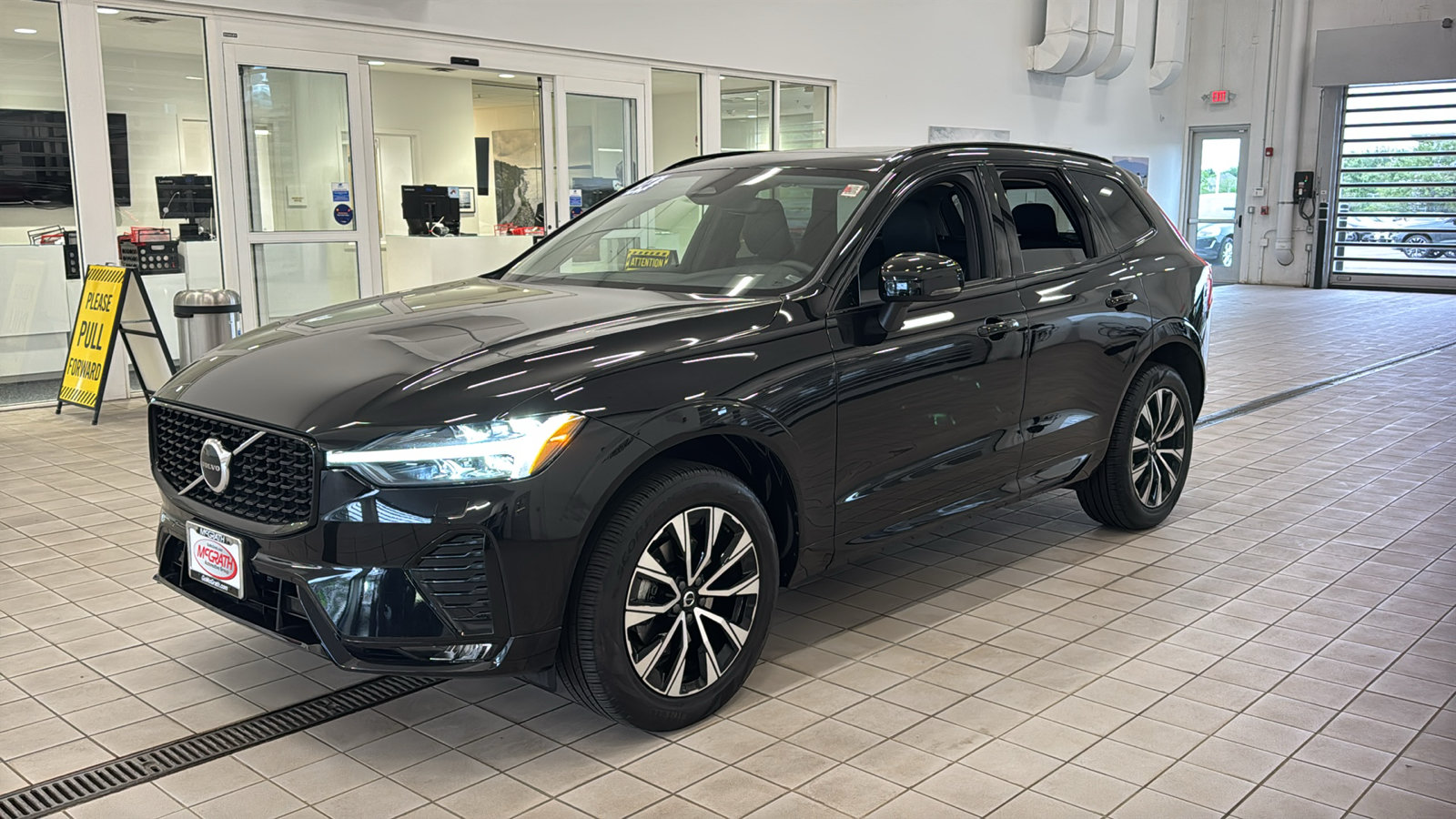 Used 2024 Volvo XC60 B5 Core w/ Climate Package AWD/4WD image 9