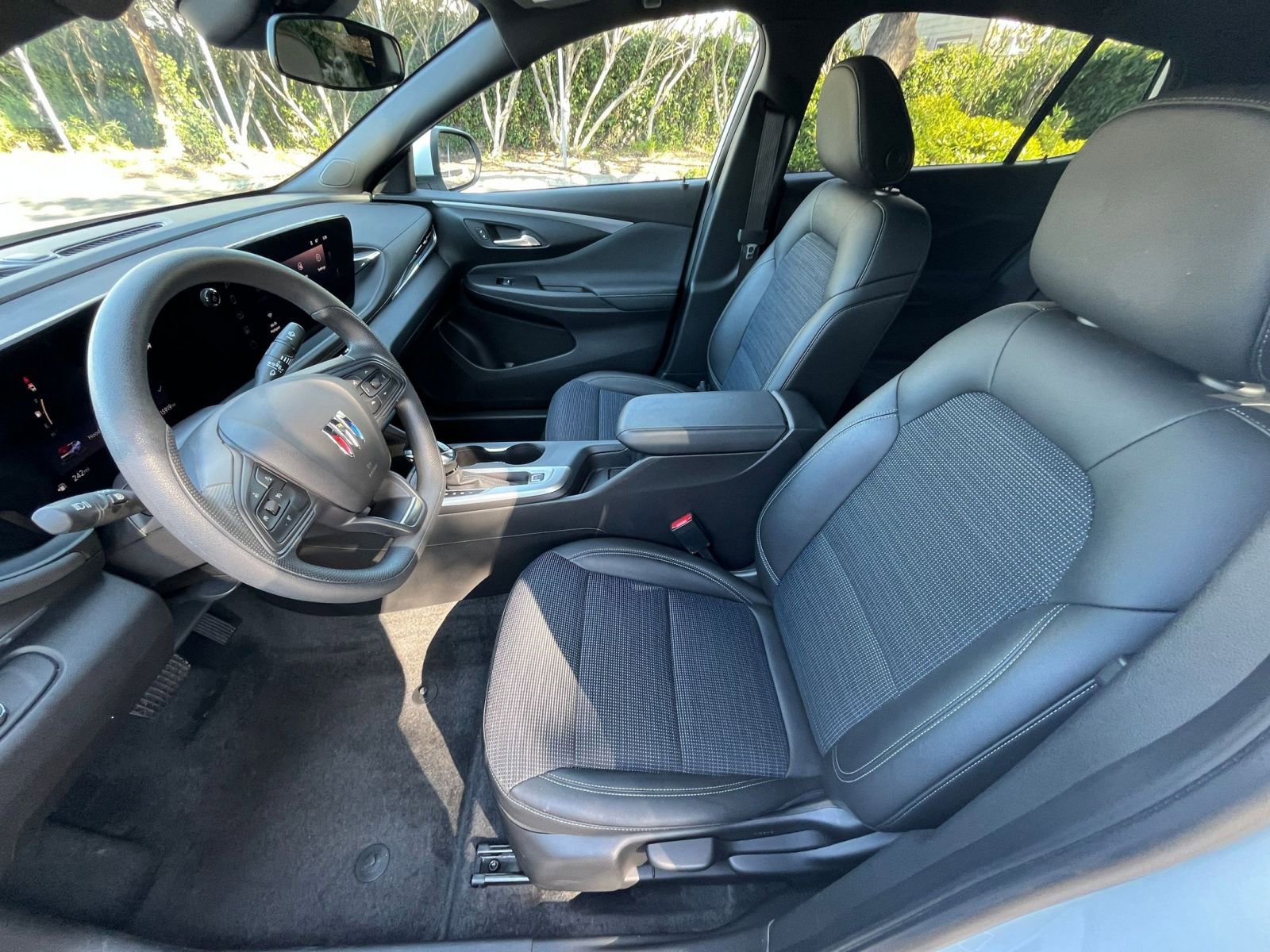 Used 2025 Buick Envista Preferred image 25