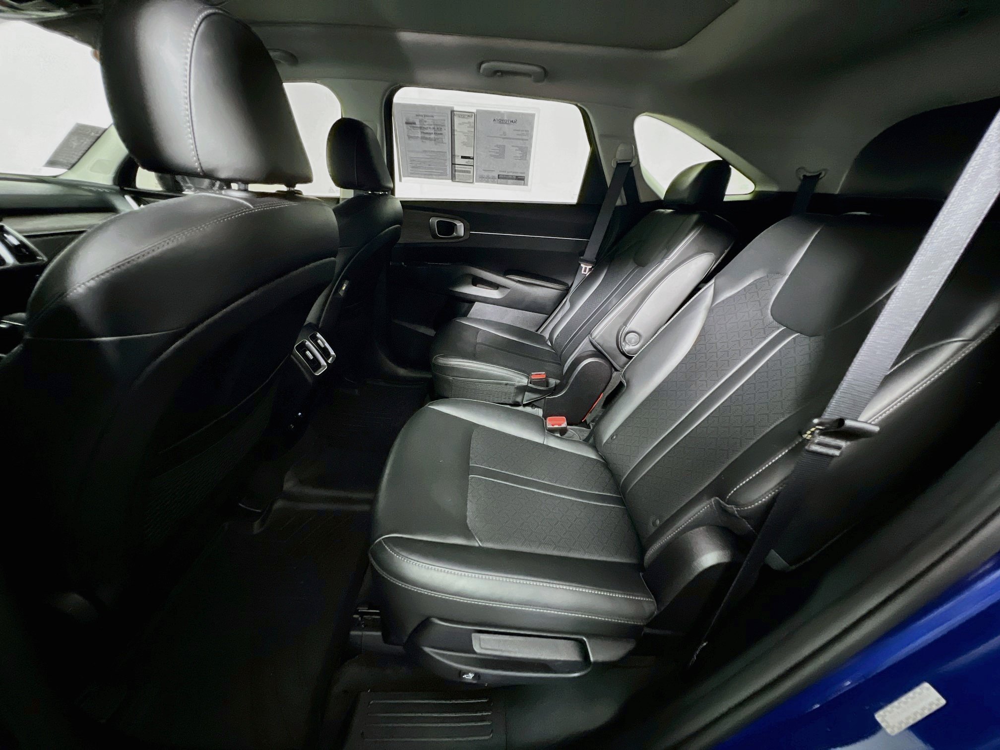 Used 2022 Kia Sorento EX w/ Panoramic Sunroof Package FWD image 28