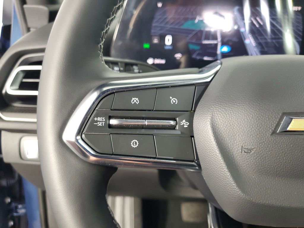 Used 2026 Chevrolet Traverse LT w/ Driver Confidence Package image 24