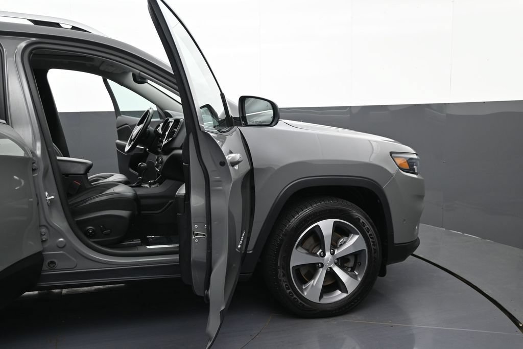 Used 2021 Jeep Cherokee Limited AWD/4WD image 9