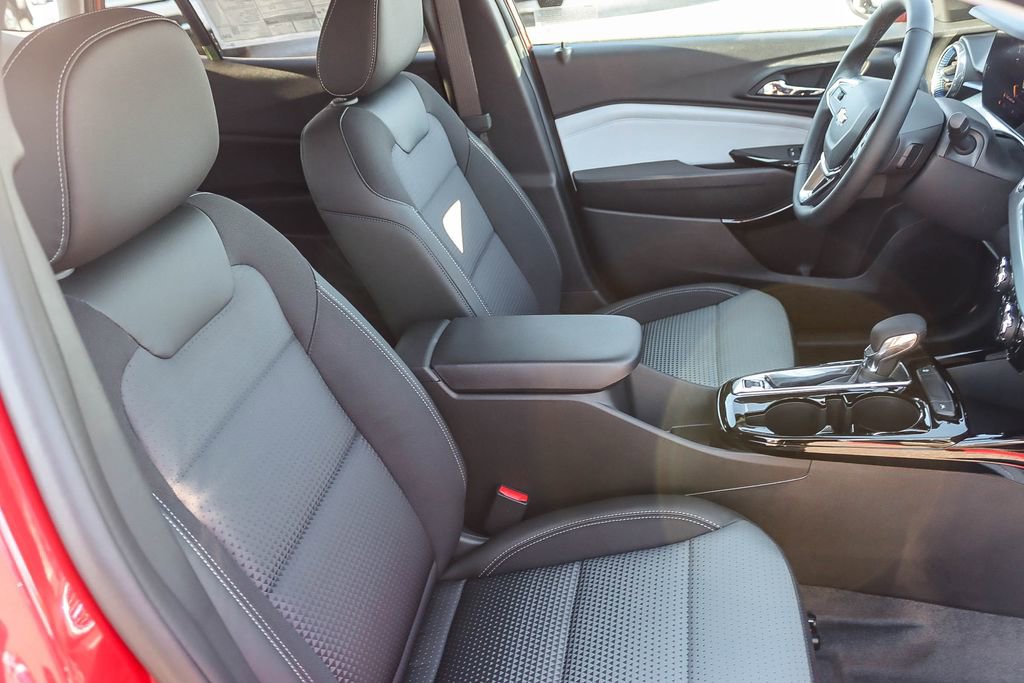 New 2026 Chevrolet Trax LT w/ Driver Confidence Package image 15