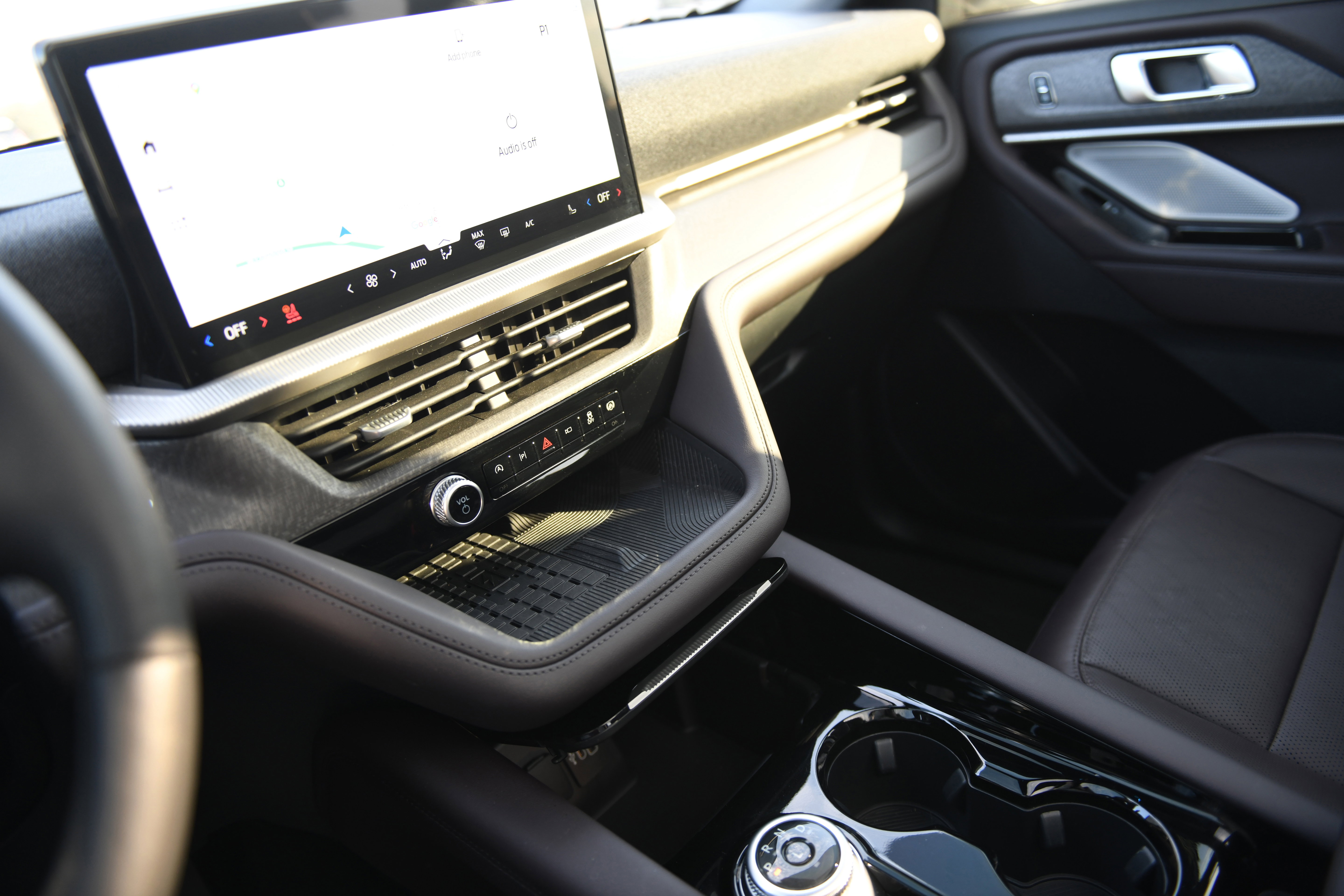 Used 2025 Ford Explorer Platinum image 31