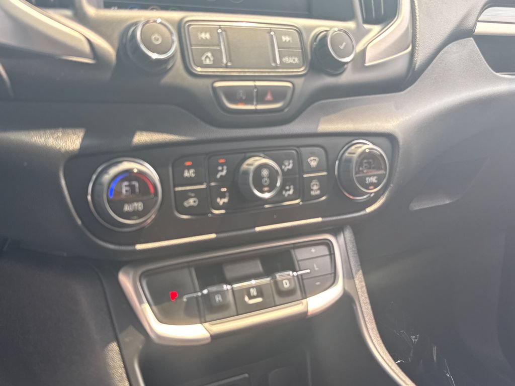 Used 2023 GMC Terrain SLE w/ Driver Convenience Package AWD/4WD image 19