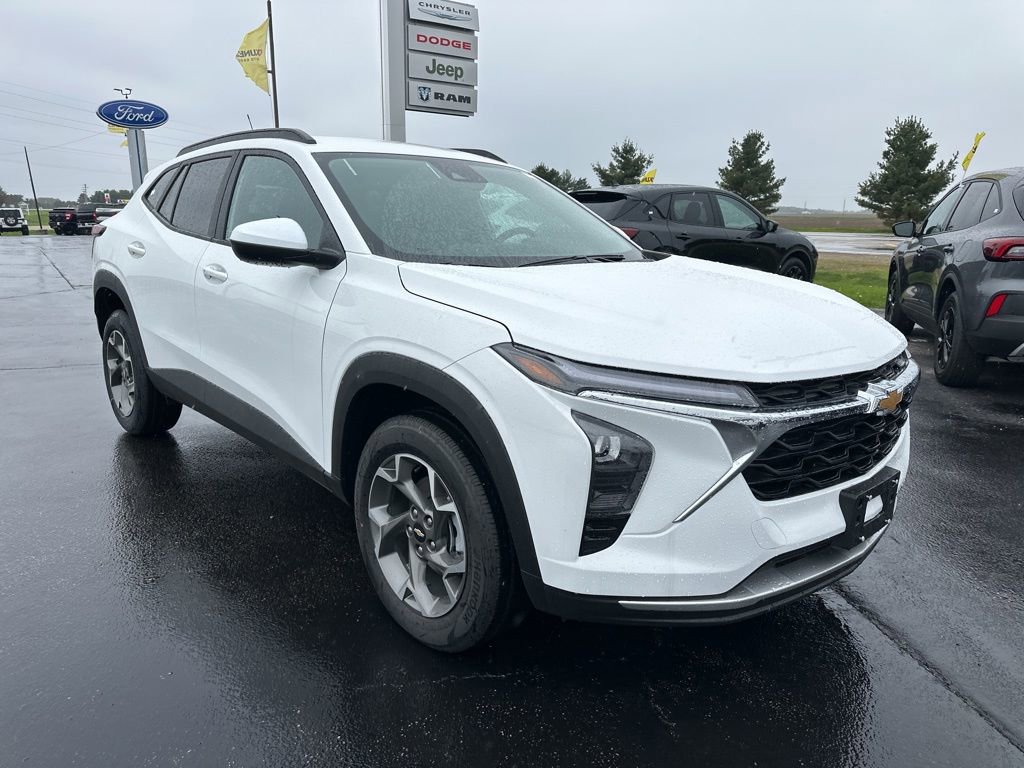 New 2026 Chevrolet Trax LT FWD image 2