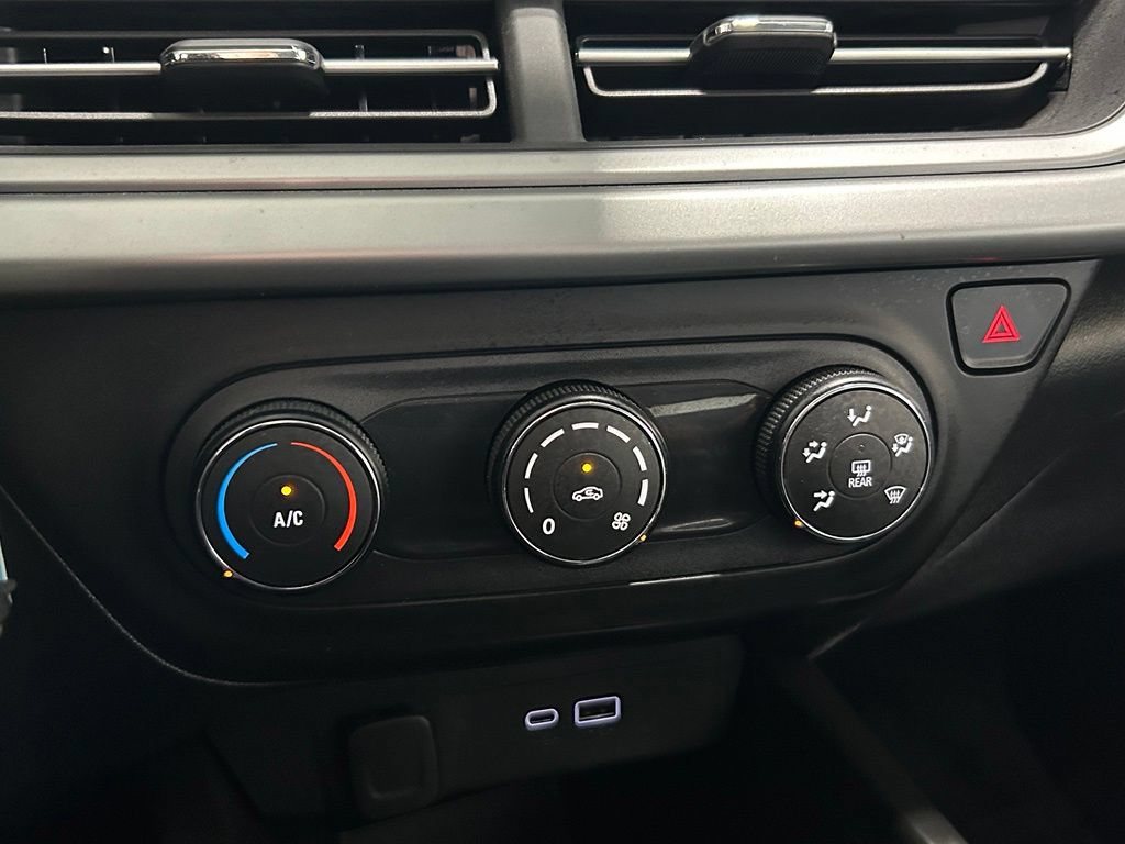 Used 2025 Chevrolet Trax LS FWD image 35
