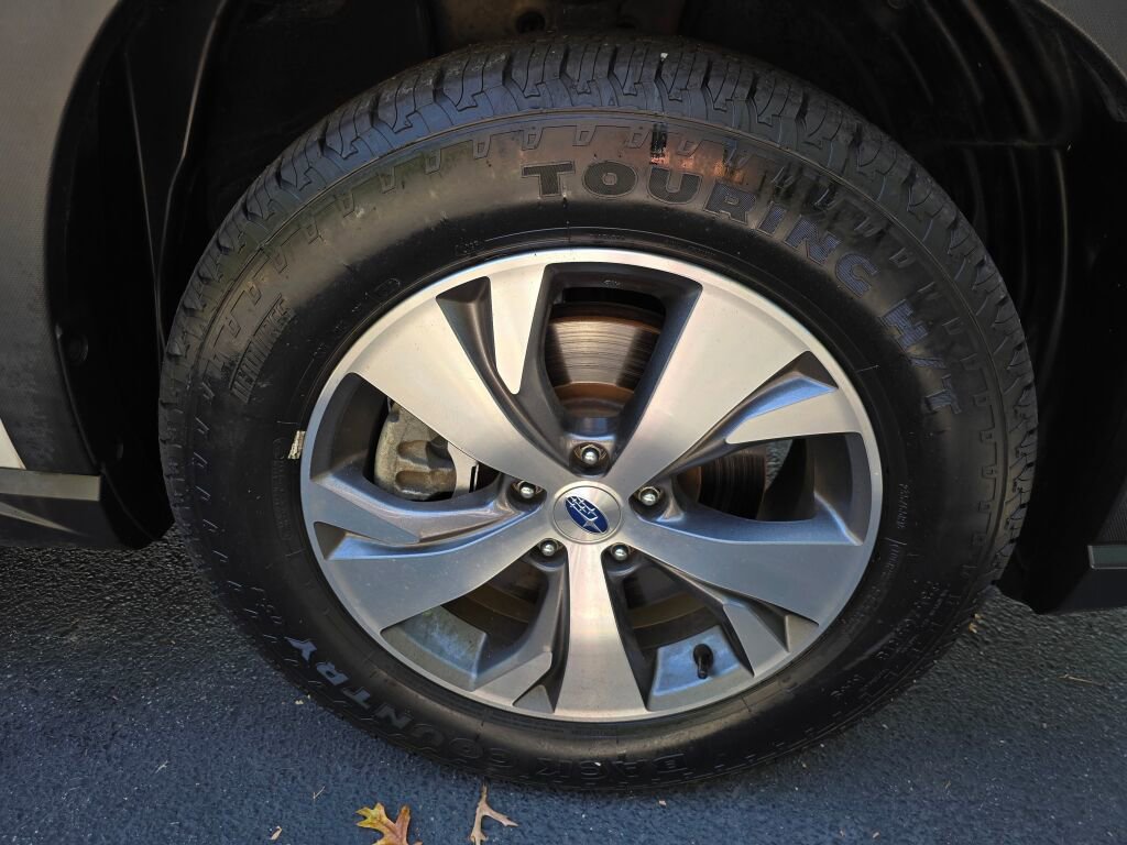 Used 2019 Subaru Ascent Premium image 11