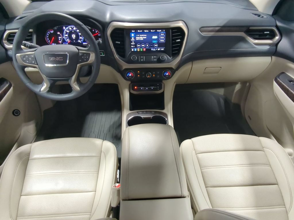 Used 2023 GMC Acadia Denali w/ Denali Technology Package AWD/4WD image 18