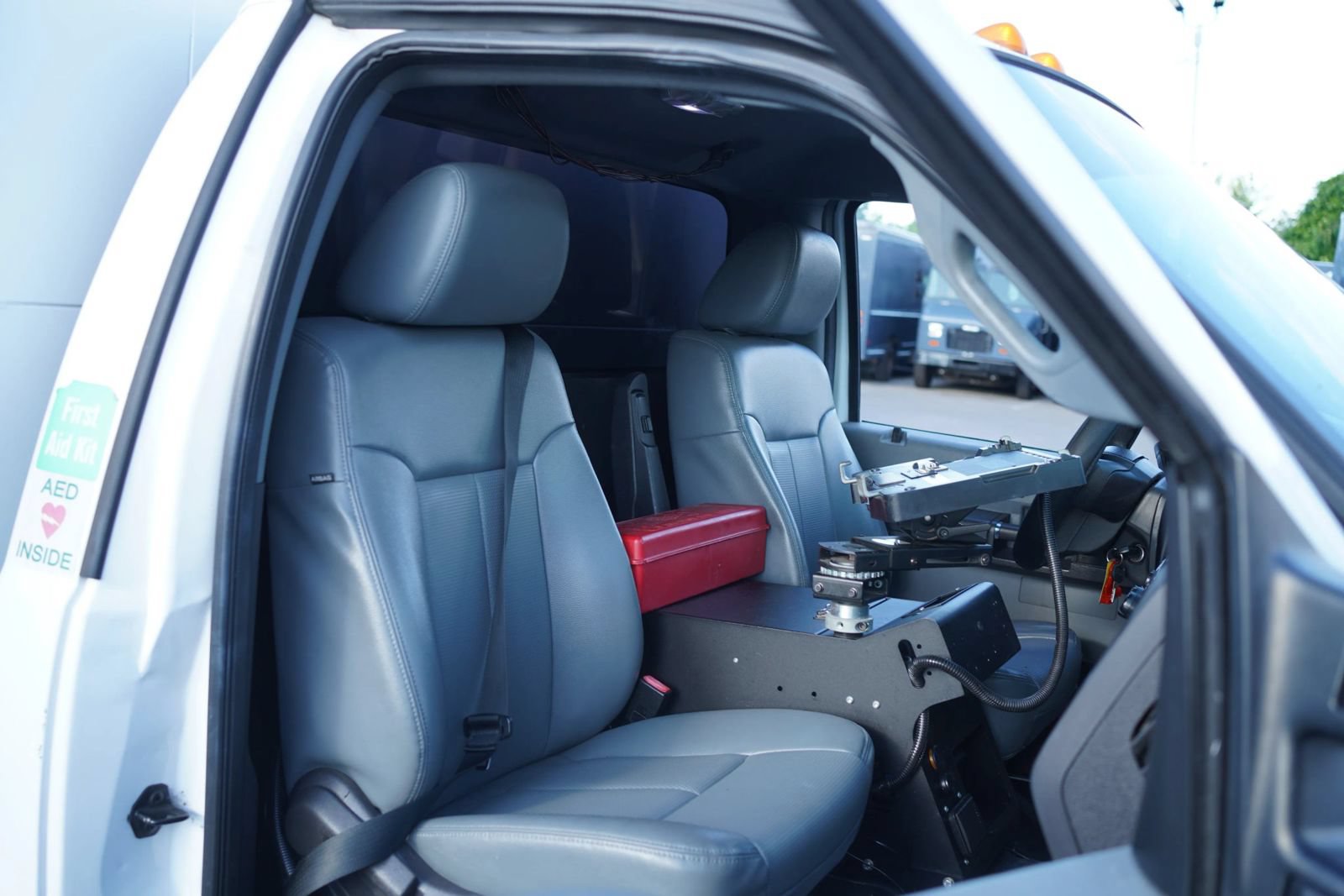Used 2016 Ford F550 4x4 Regular Cab Super Duty image 22