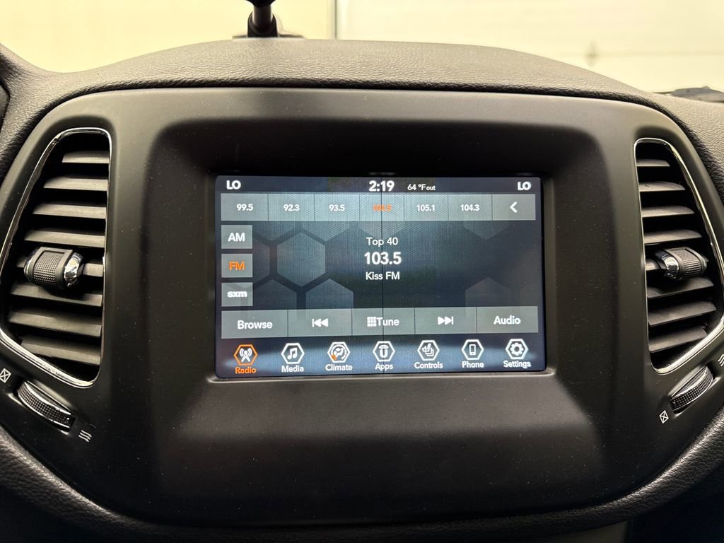 Used 2020 Jeep Compass Latitude w/ Cold Weather Group AWD/4WD image 18