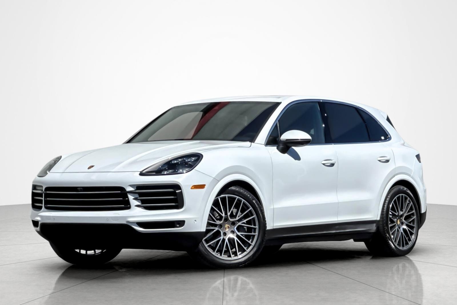 Used 2022 Porsche Cayenne S image 1