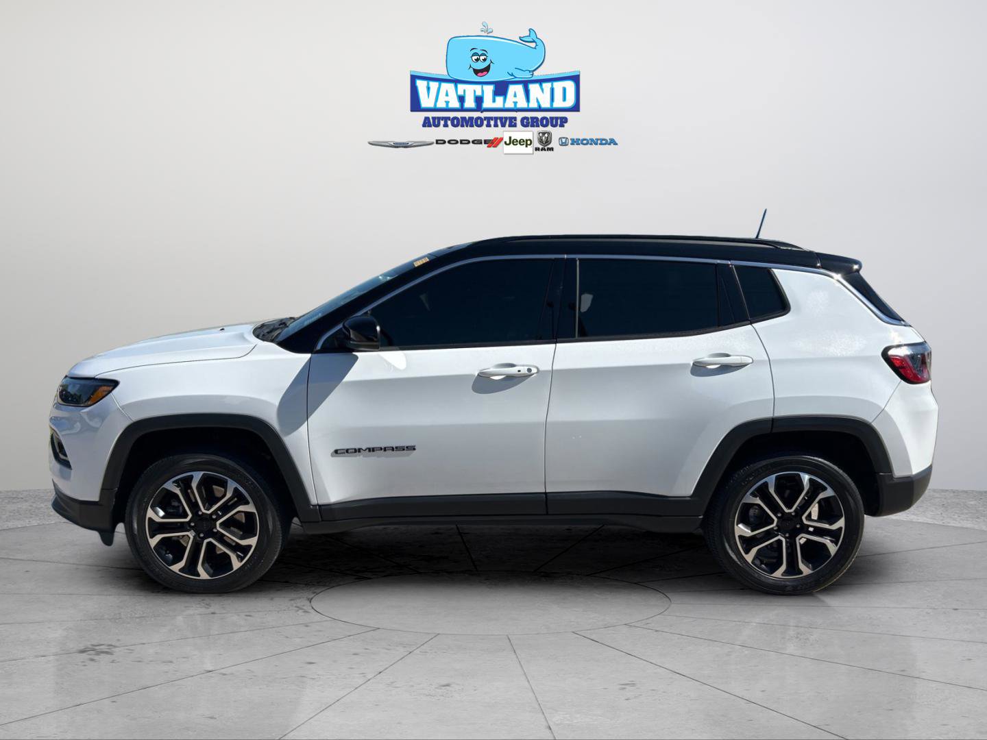 Certified 2023 Jeep Compass Limited w/ Sun and Sound Group image 2