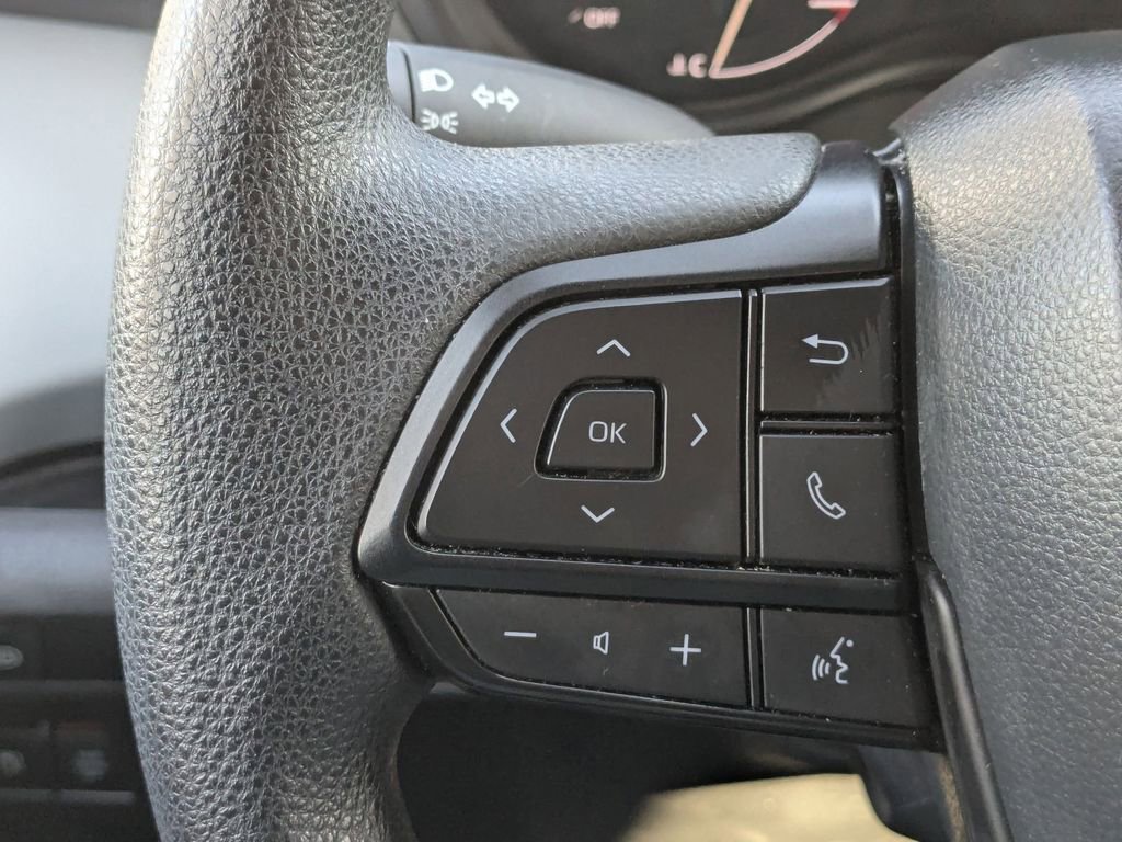 Used 2025 Toyota Sienna LE image 16