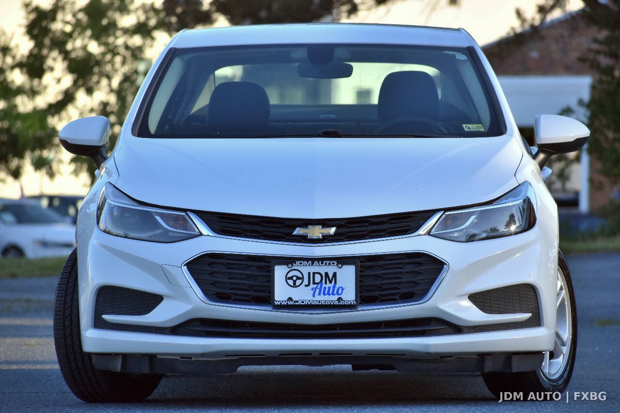 Used 2018 Chevrolet Cruze LT w/ LT Fleet Convenience Package FWD image 3