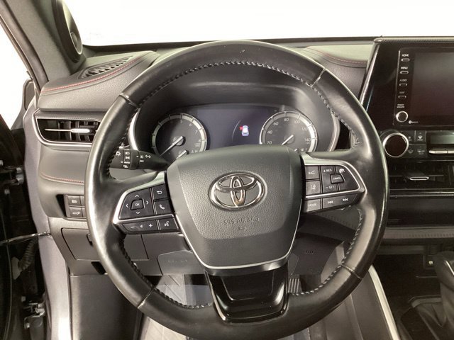 Used 2021 Toyota Highlander XSE AWD/4WD image 16
