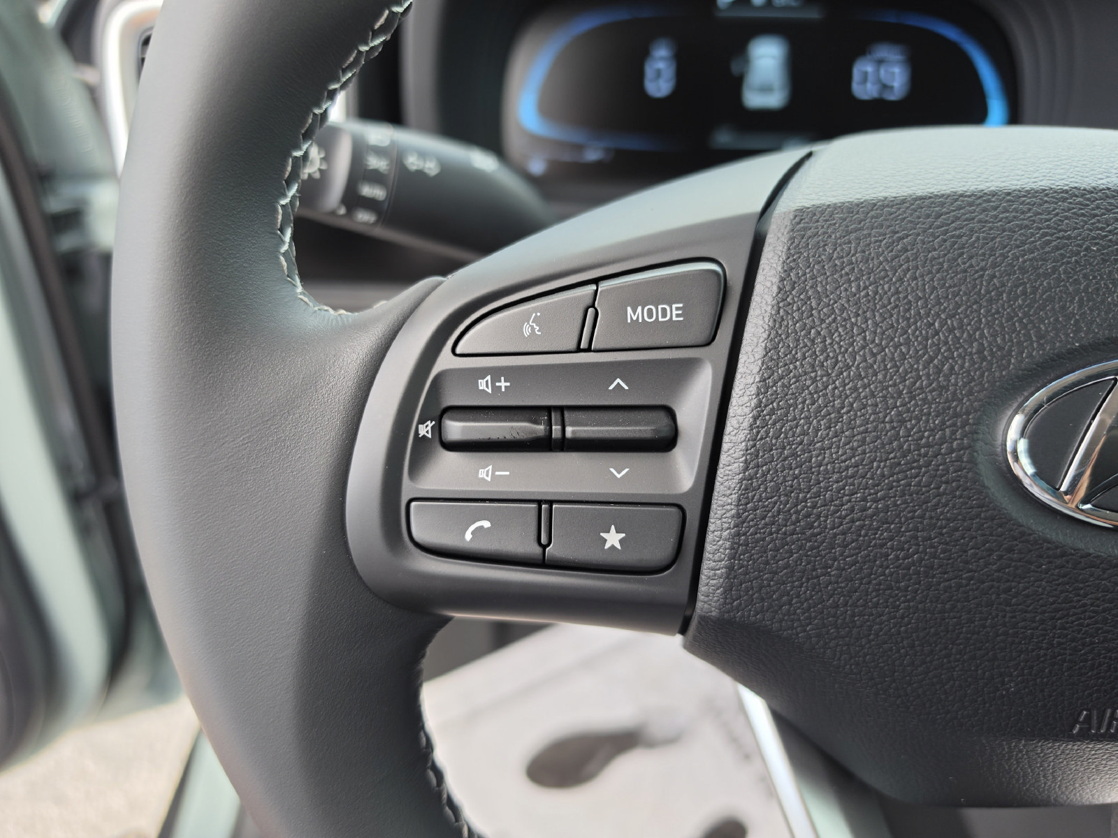 New 2026 Hyundai Venue SEL FWD image 29