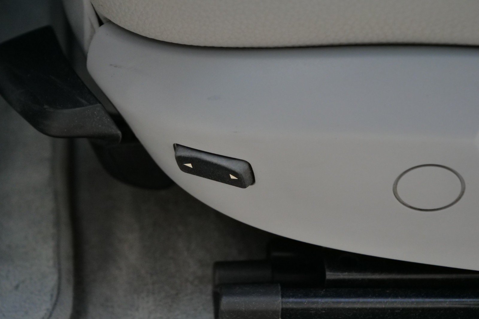 Used 2011 BMW 135i Convertible RWD image 25