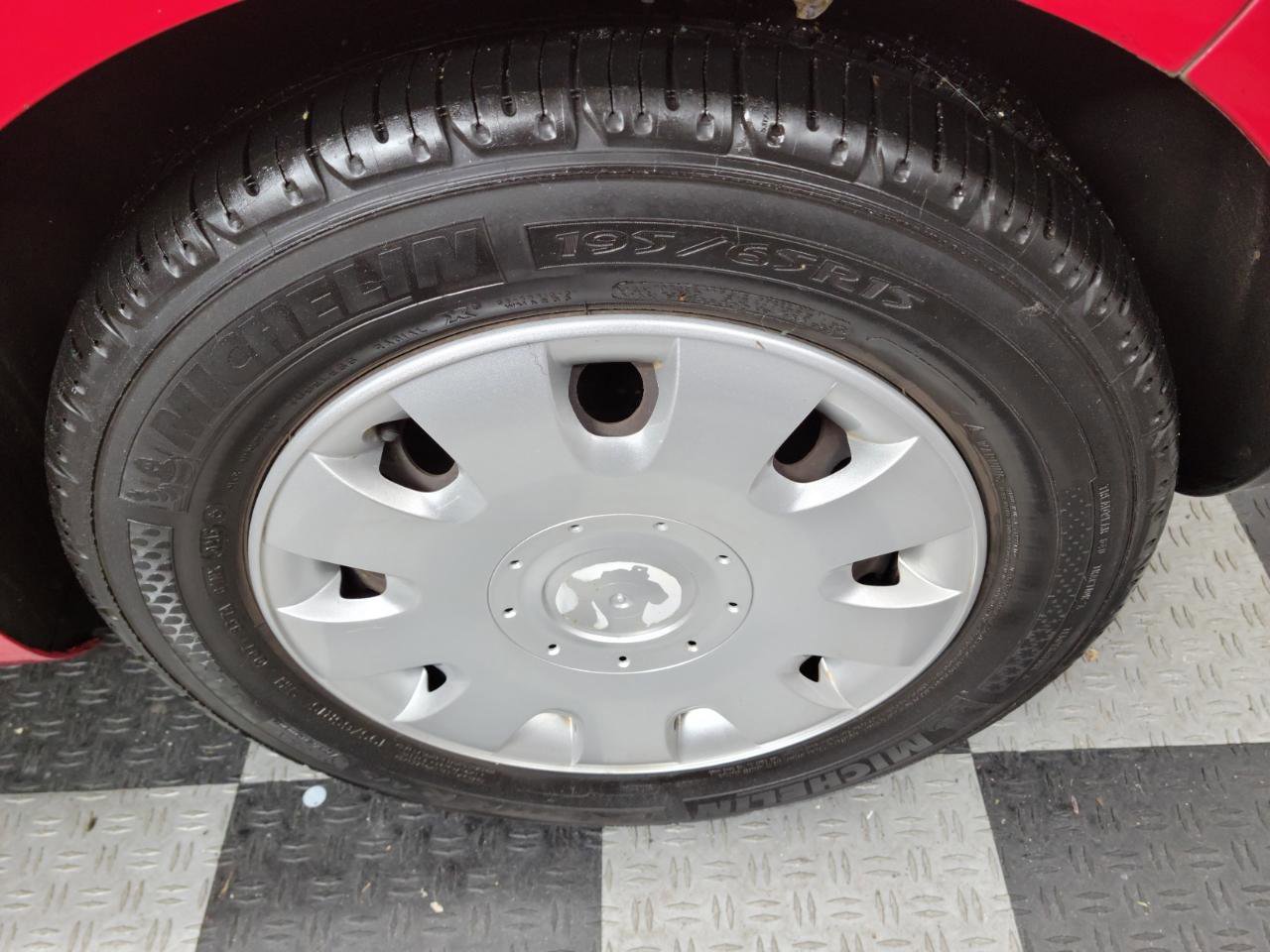 Used 2009 Volkswagen Rabbit S image 26