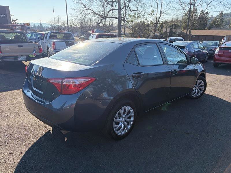 Used 2019 Toyota Corolla LE image 4