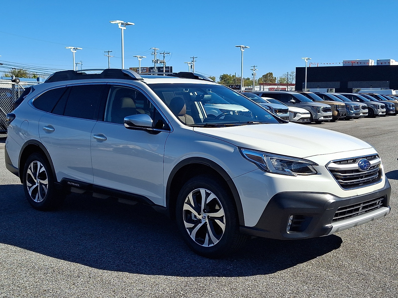 Used 2021 Subaru Outback Touring w/ Popular Package #2 AWD/4WD image 3