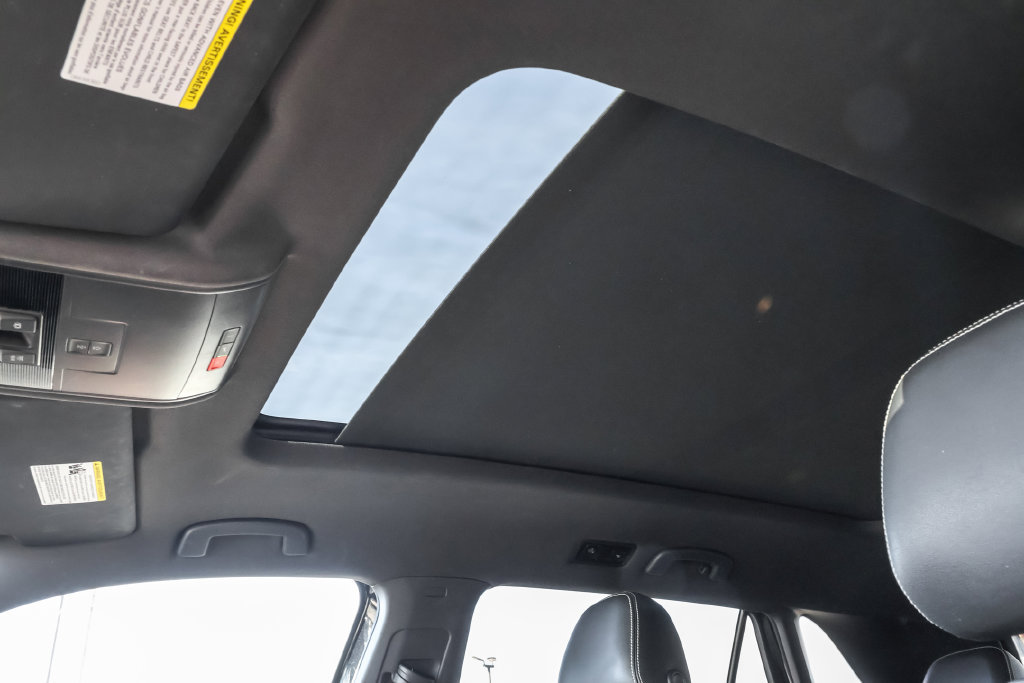 Certified 2023 Volkswagen Atlas Cross Sport SE w/ Panoramic Sunroof Package AWD/4WD image 8