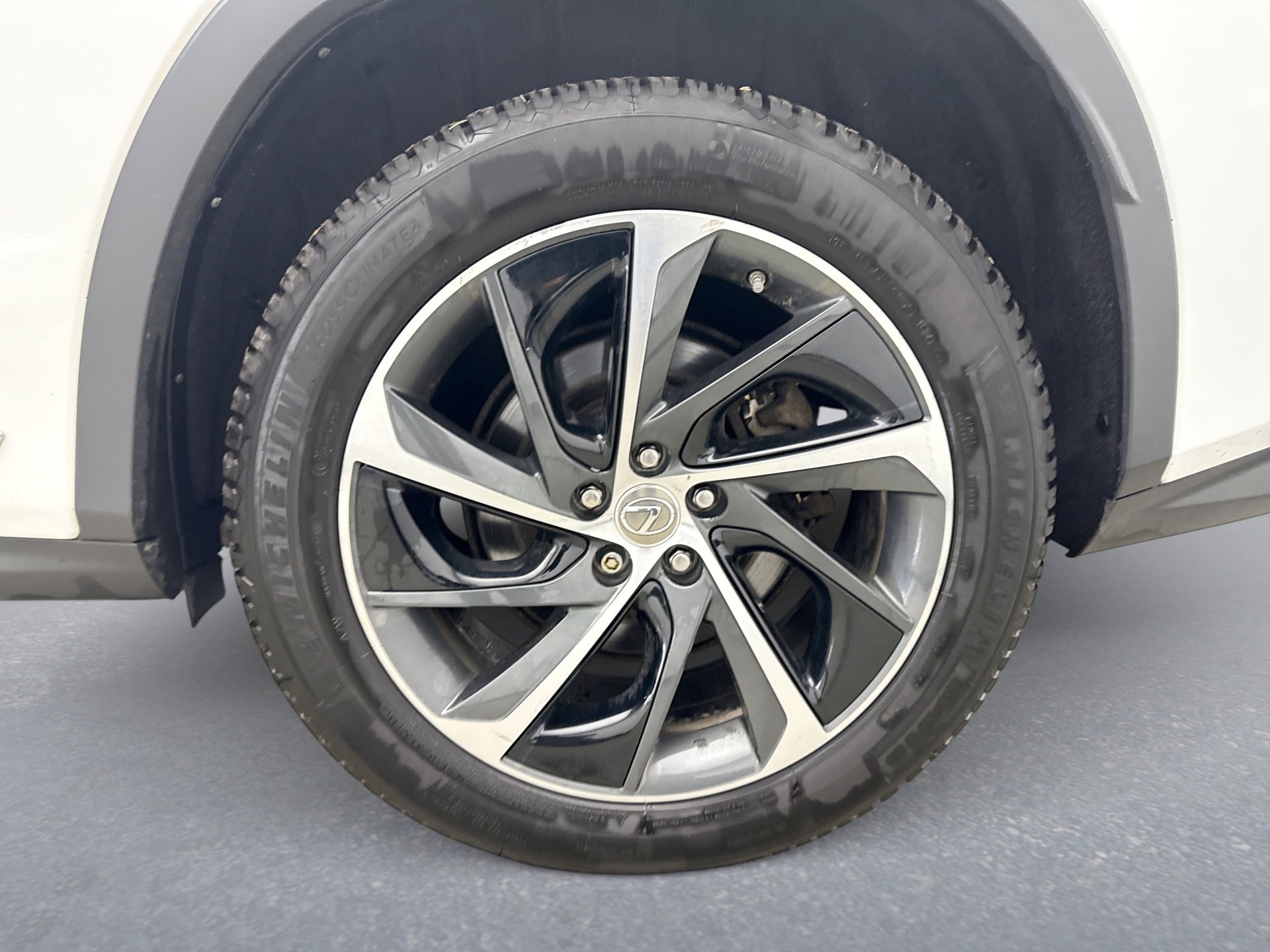 Used 2017 Lexus RX 450h AWD image 11