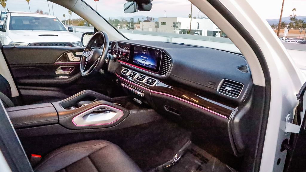 Used 2024 Mercedes-Benz GLS 450 4MATIC image 20