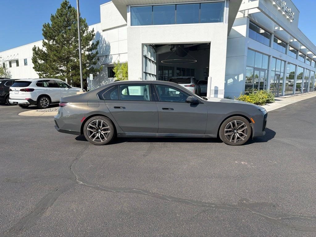 Used 2025 BMW 760i xDrive w/ Executive Package AWD/4WD image 6