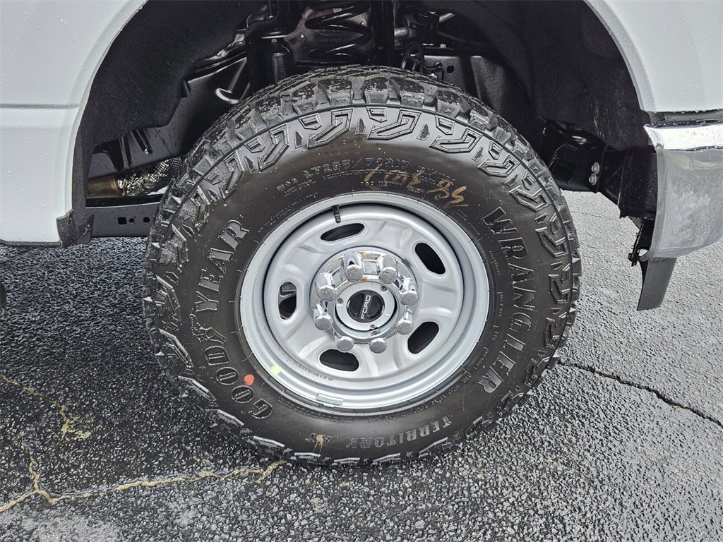 New 2026 Ford F250 4x4 Crew Cab Super Duty image 17