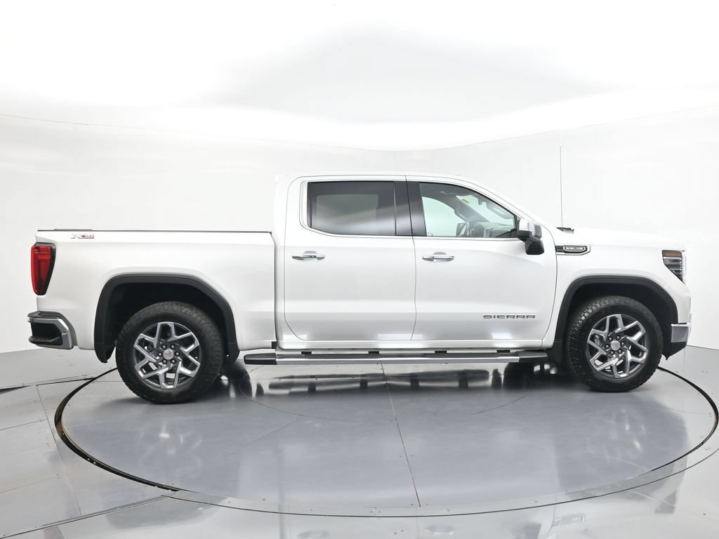 Used 2022 GMC Sierra 1500 SLT w/ SLT Convenience Package AWD/4WD image 6