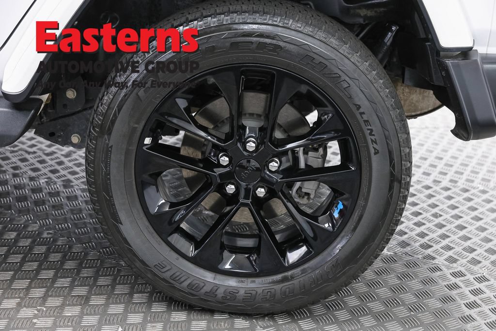 Used 2022 Jeep Wrangler Unlimited Sahara AWD/4WD image 34