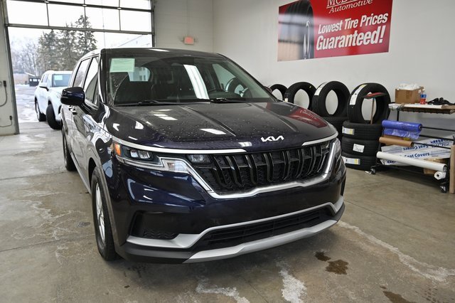 Used 2022 Kia Carnival LX image 3