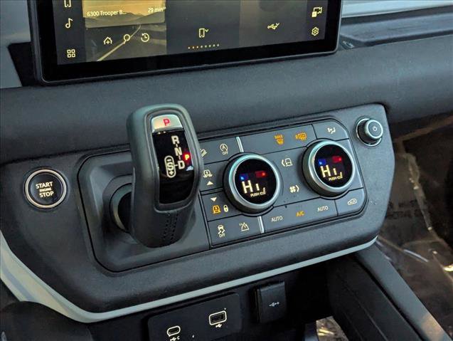 Used 2023 Land Rover Defender 110 X-Dynamic SE image 12