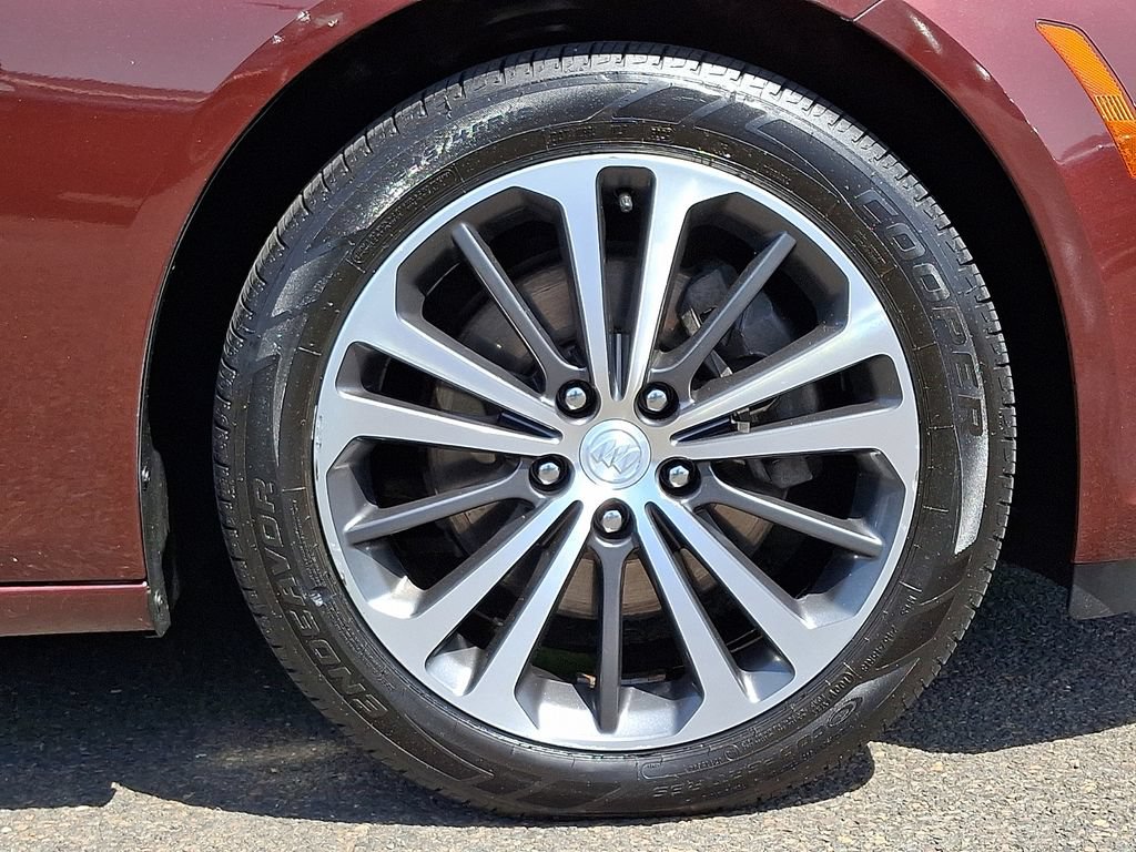 Certified 2018 Buick Regal Essence w/ Driver Confidence Package #1 AWD/4WD image 8