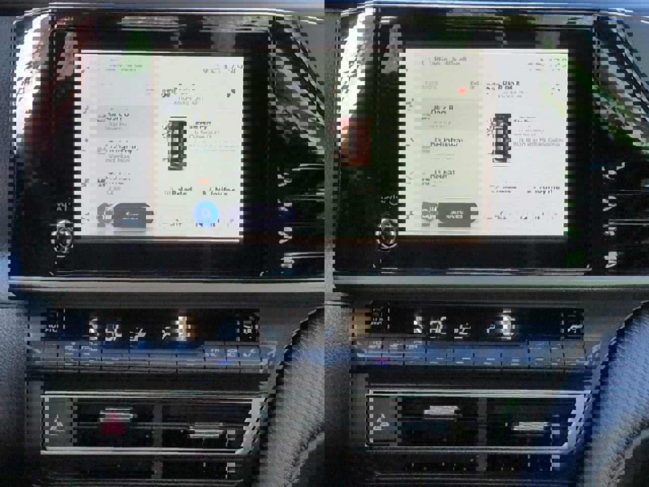 Used 2025 Toyota Camry SE FWD image 16