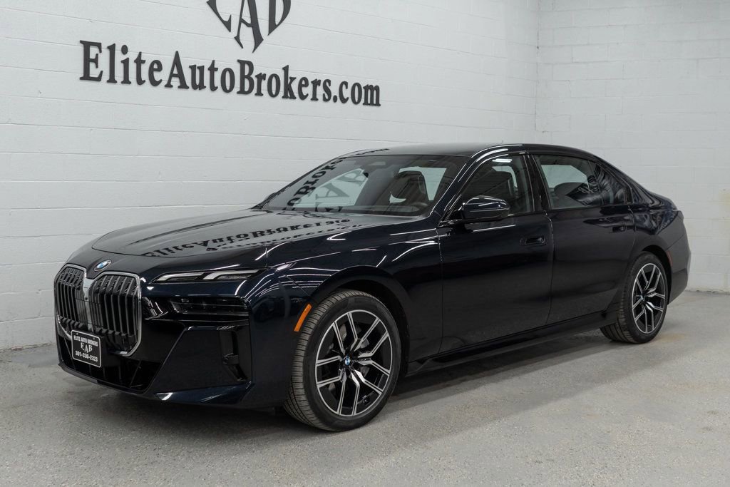 Used 2024 BMW 740i xDrive image 37