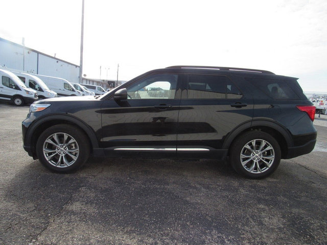 Used 2022 Ford Explorer XLT w/ Equipment Group 202A image 6
