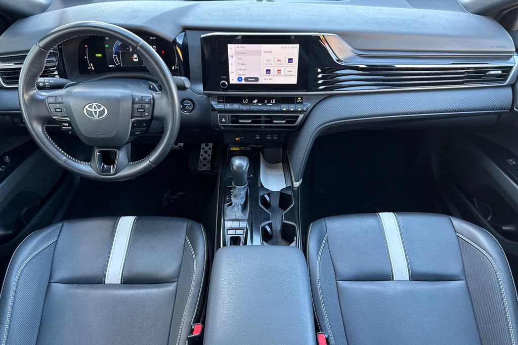 Used 2025 Toyota Camry SE FWD image 13