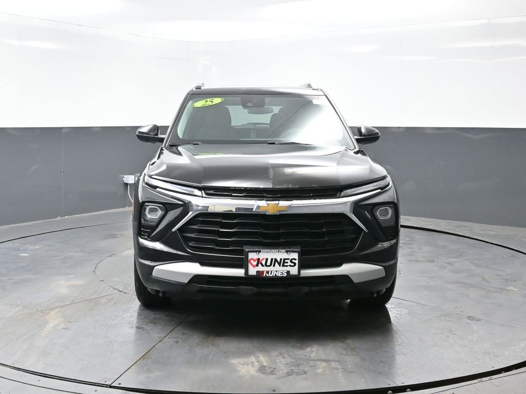 Used 2025 Chevrolet TrailBlazer LT w/ Driver Confidence Package image 8
