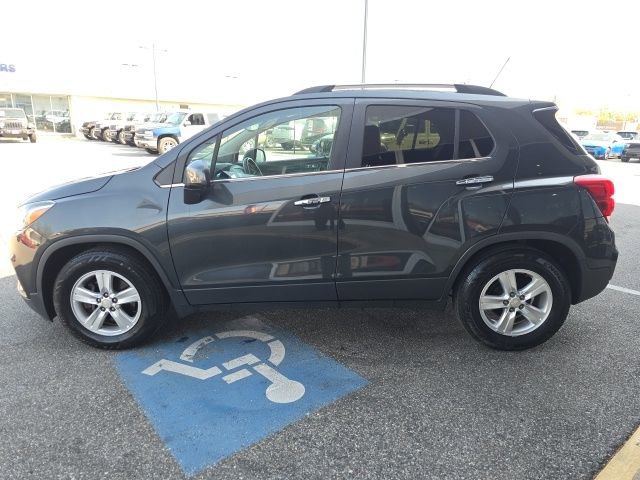 Used 2017 Chevrolet Trax LT w/ Sun & Sound Package image 30