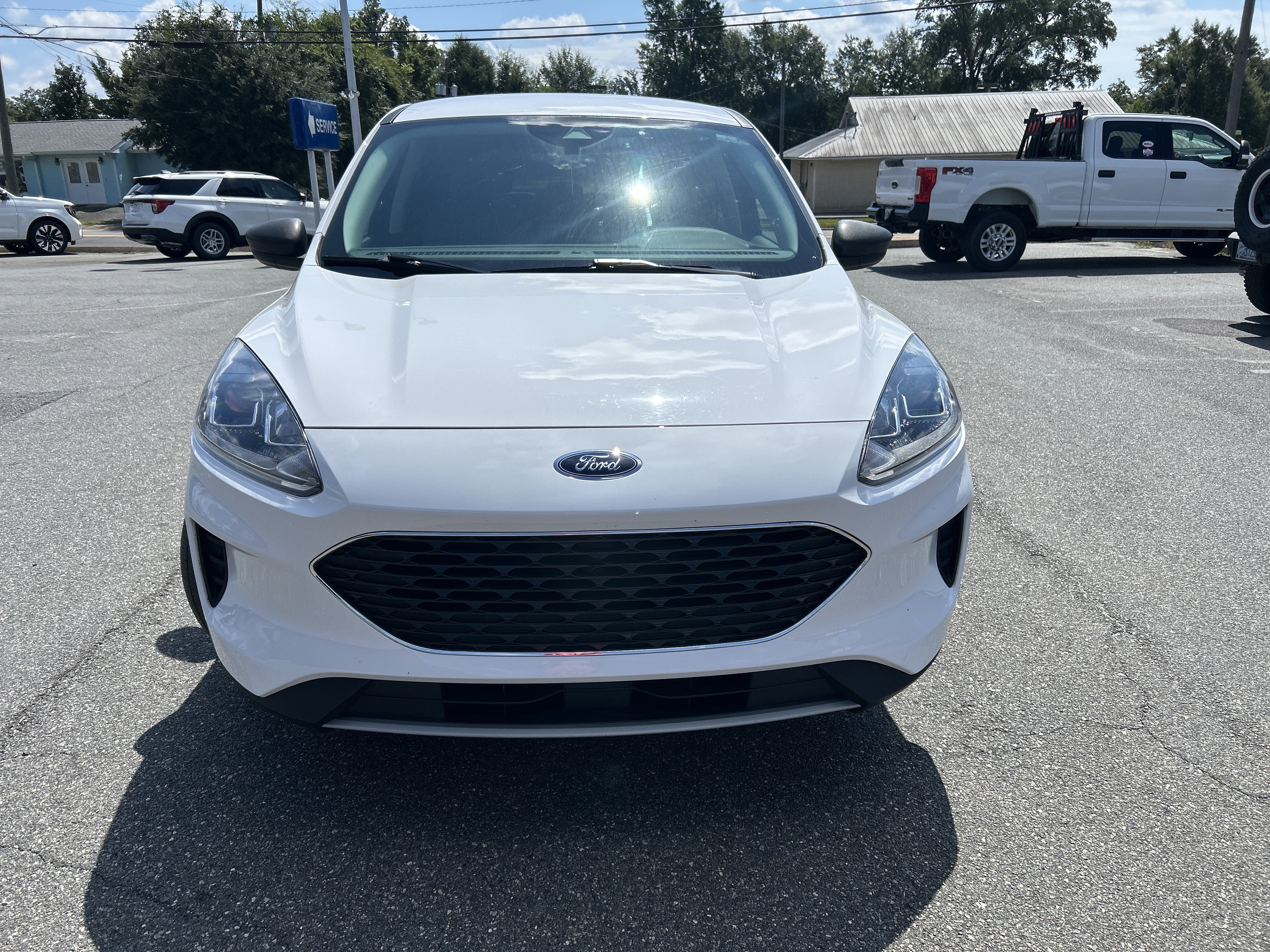 Used 2022 Ford Escape SE w/ Convenience Package FWD image 2