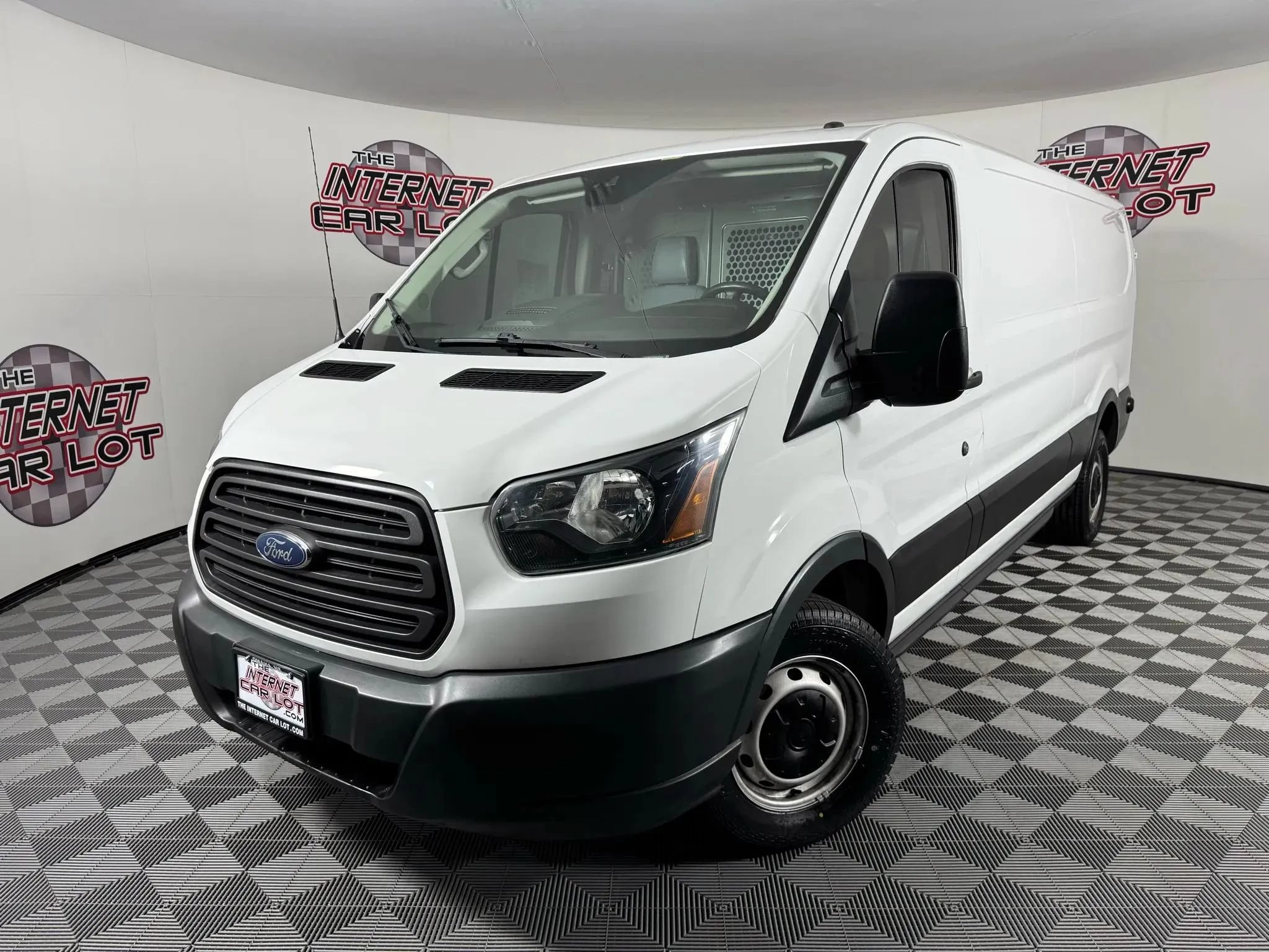 Used 2019 Ford Transit 250 148 Low Roof RWD image 1