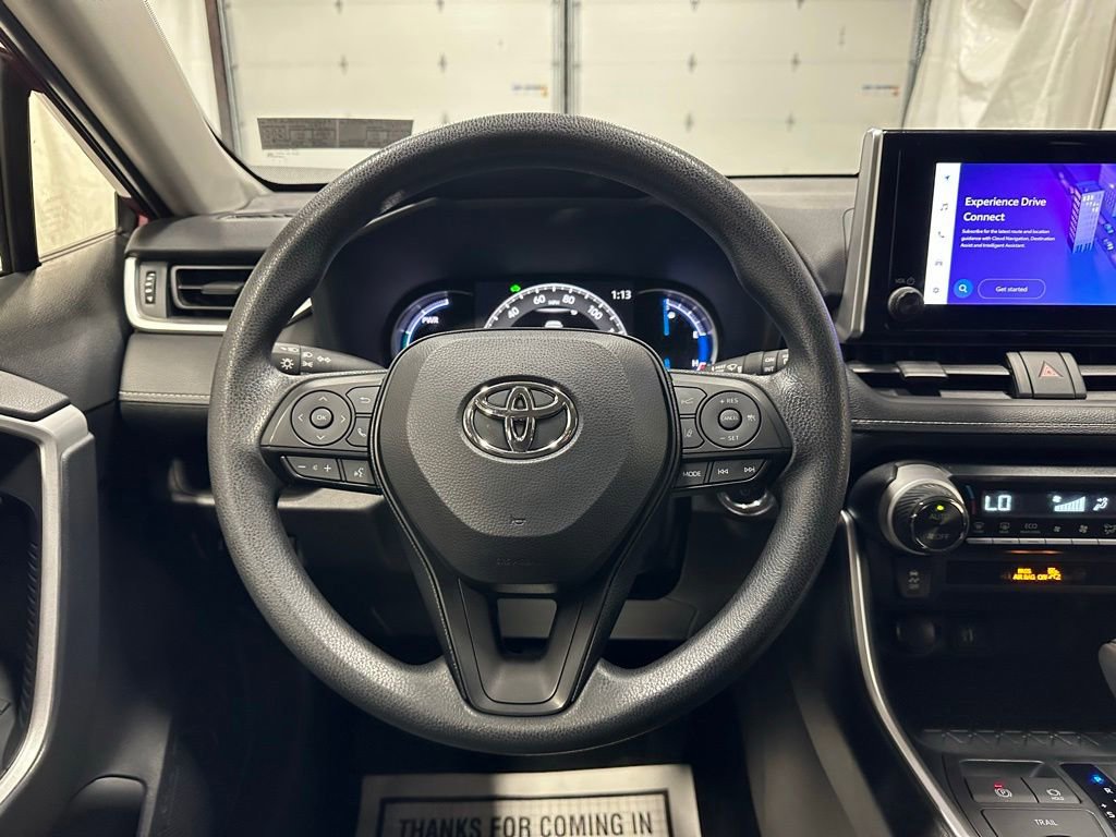 Used 2025 Toyota RAV4 XLE AWD/4WD image 18