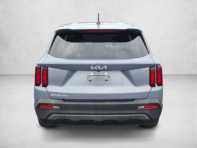 Used 2023 Kia Sorento LX FWD image 6